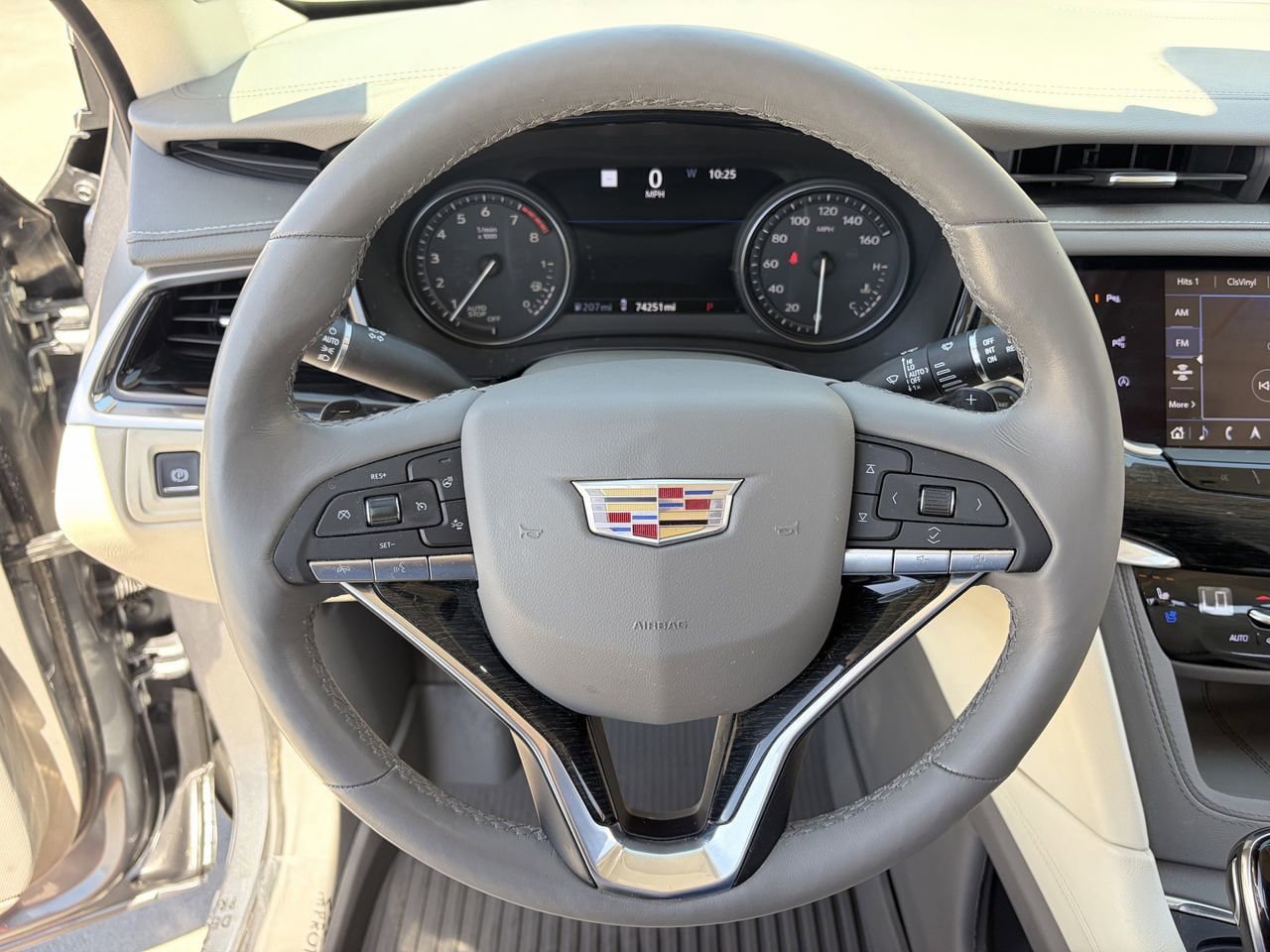 Used 2020 Cadillac XT6 Premium Luxury FWD image 22
