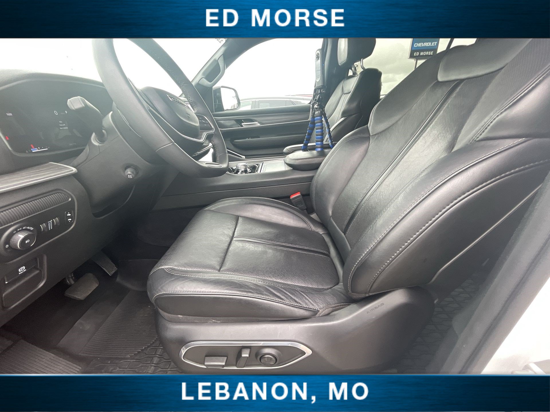 Used 2024 Jeep Wagoneer Series III AWD/4WD image 18