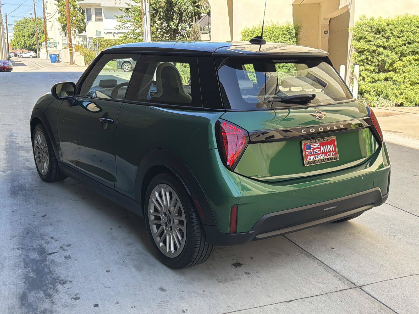 Used 2026 MINI Cooper 2-Door Hardtop FWD image 4