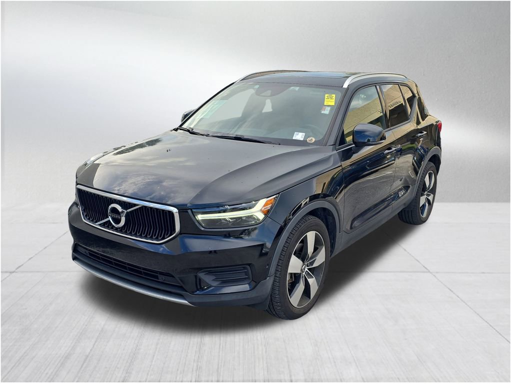 Used 2019 Volvo XC40 T5 Momentum image 2