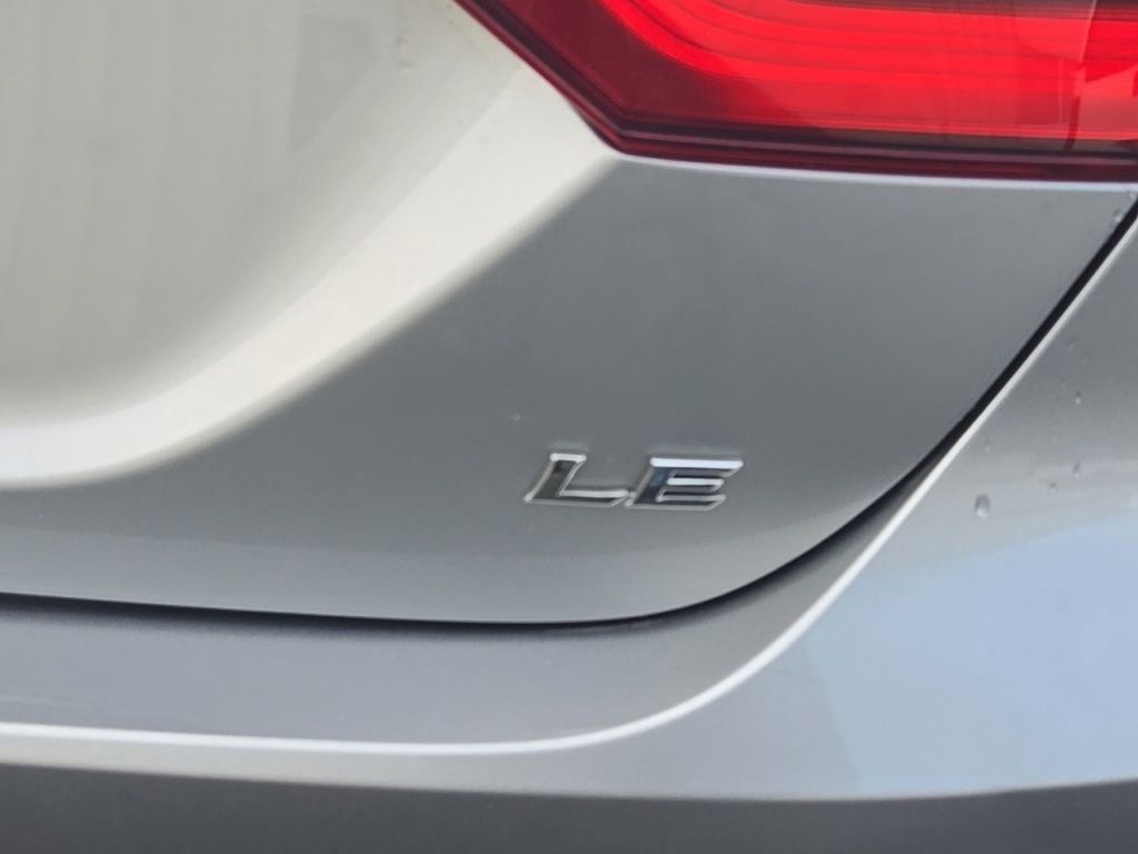Used 2023 Toyota Camry LE image 7