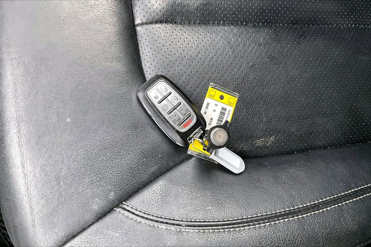 Used 2022 Chrysler Pacifica Touring-L FWD image 31