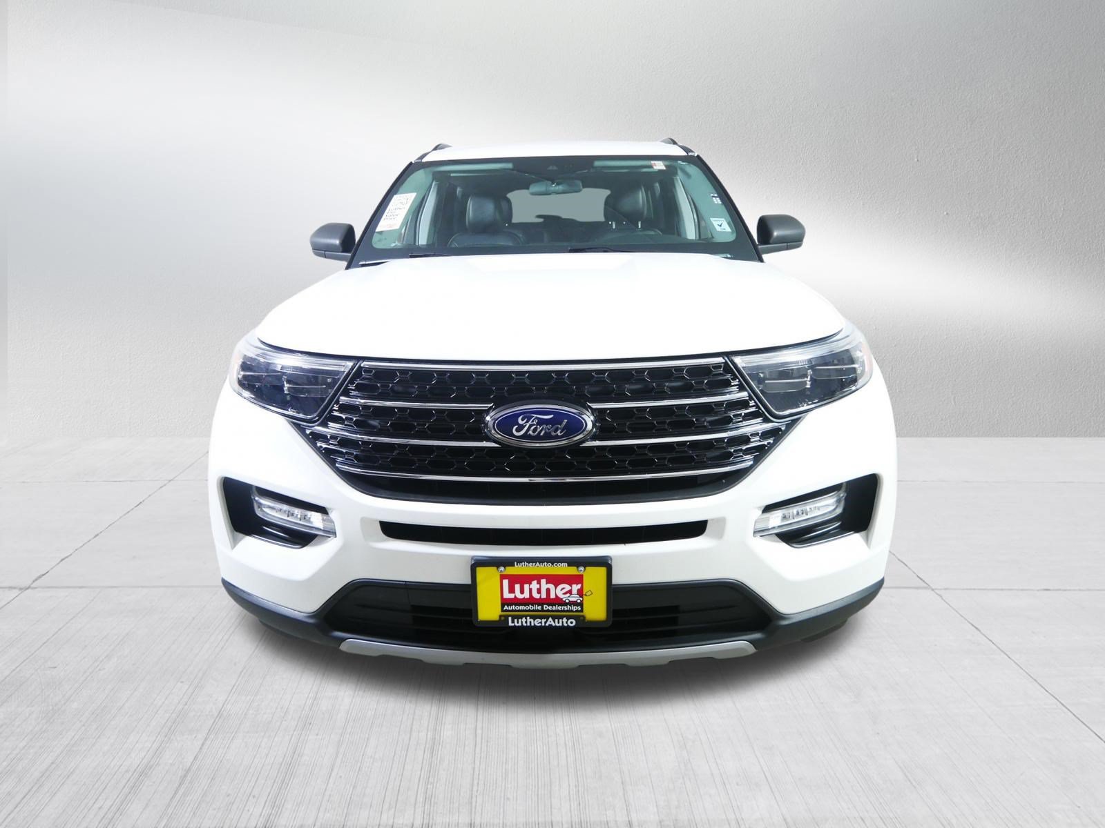 Used 2020 Ford Explorer XLT w/ Equipment Group 202A AWD/4WD image 2