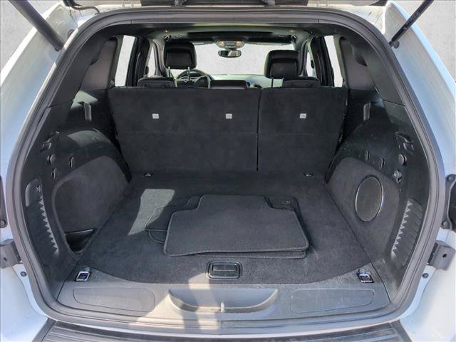 Used 2019 Jeep Grand Cherokee Altitude AWD/4WD image 6