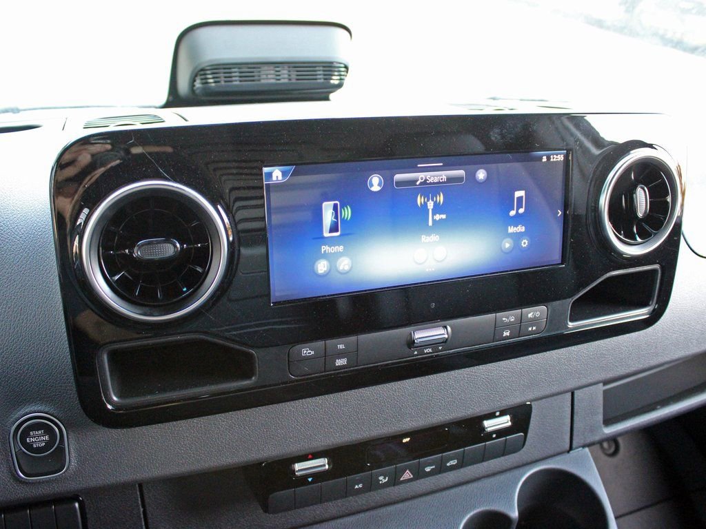 Used 2025 Mercedes-Benz Sprinter 2500 image 17
