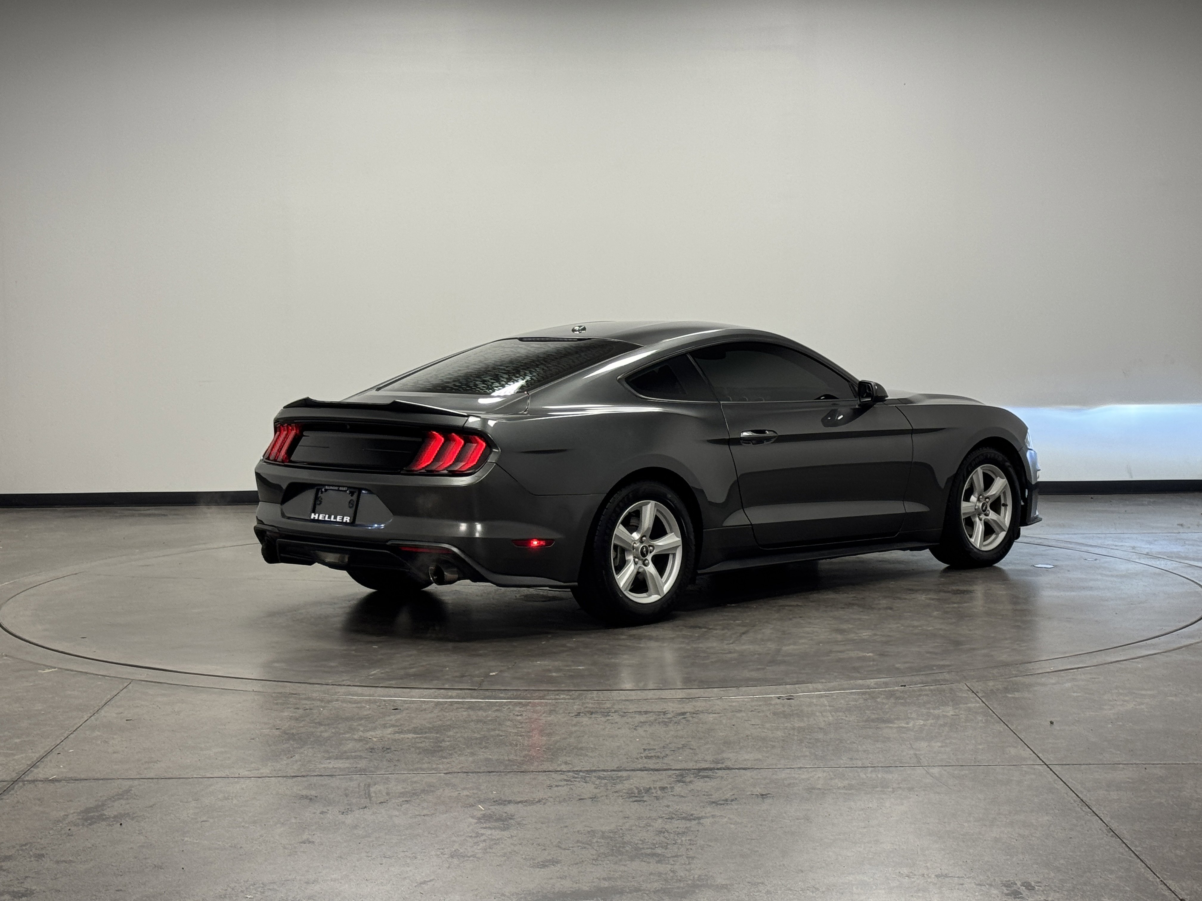 Used 2019 Ford Mustang Coupe image 8