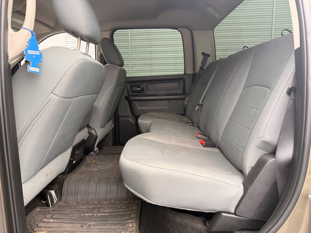 Used 2015 RAM 2500 Tradesman w/ Chrome Appearance Group AWD/4WD image 7