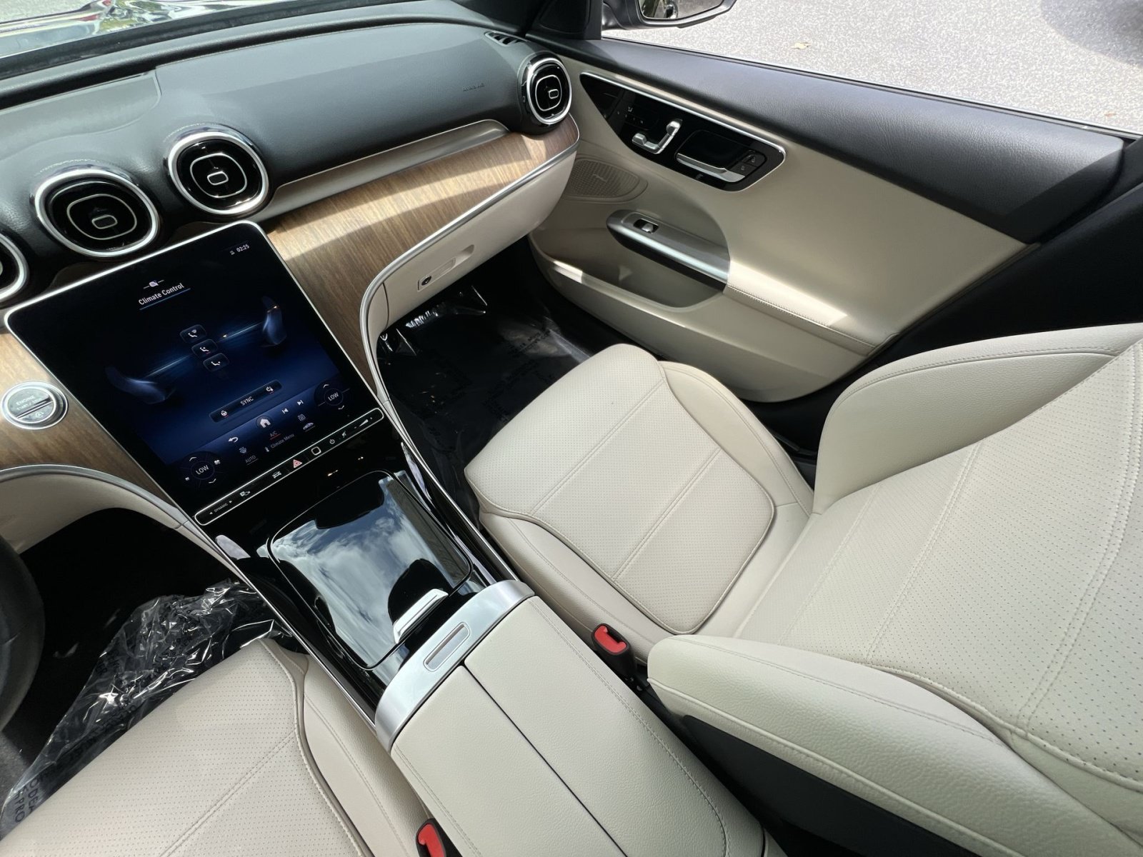 Certified 2023 Mercedes-Benz C 300 4MATIC Sedan image 14