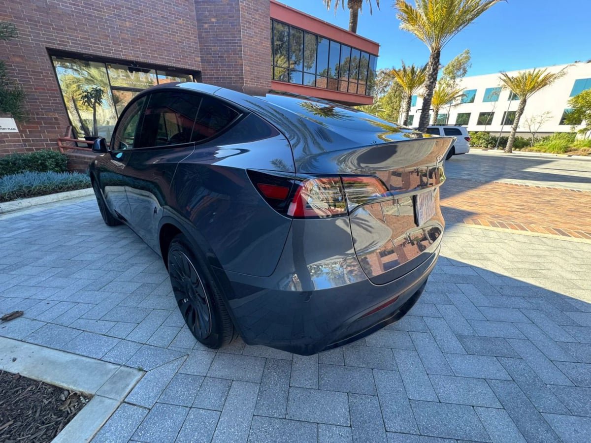 Used 2024 Tesla Model Y Long Range AWD/4WD image 7