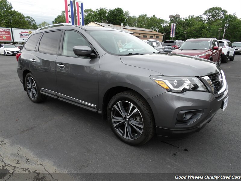 Used 2019 Nissan Pathfinder Platinum AWD/4WD image 3