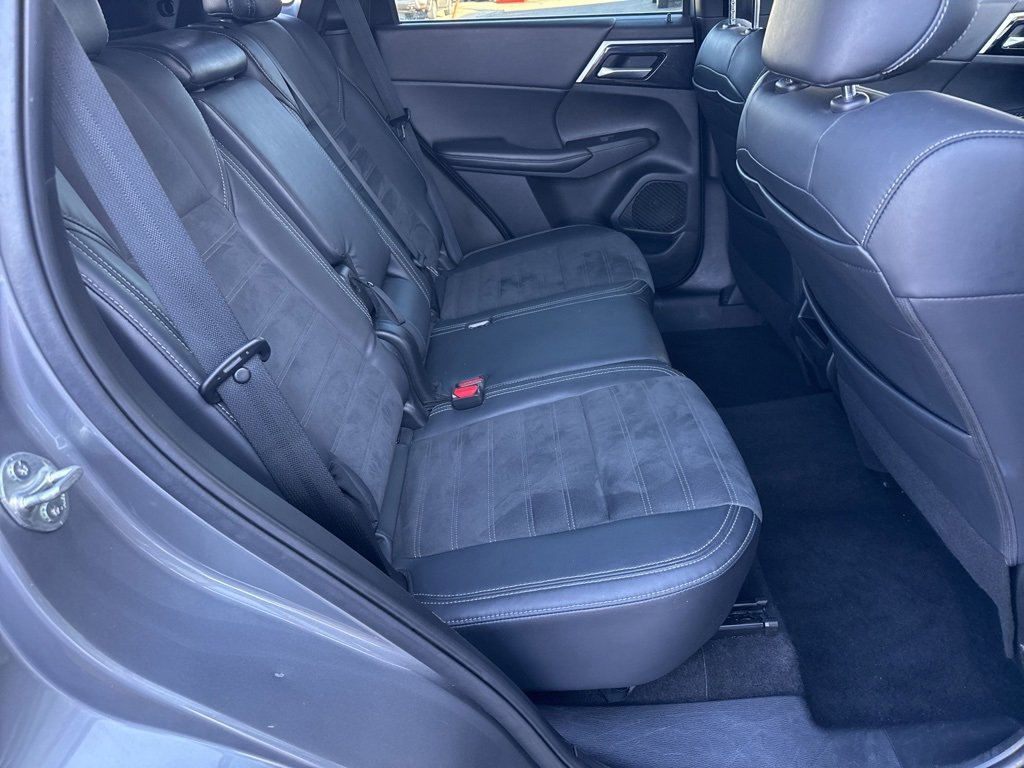 Used 2023 Mitsubishi Outlander SE image 26