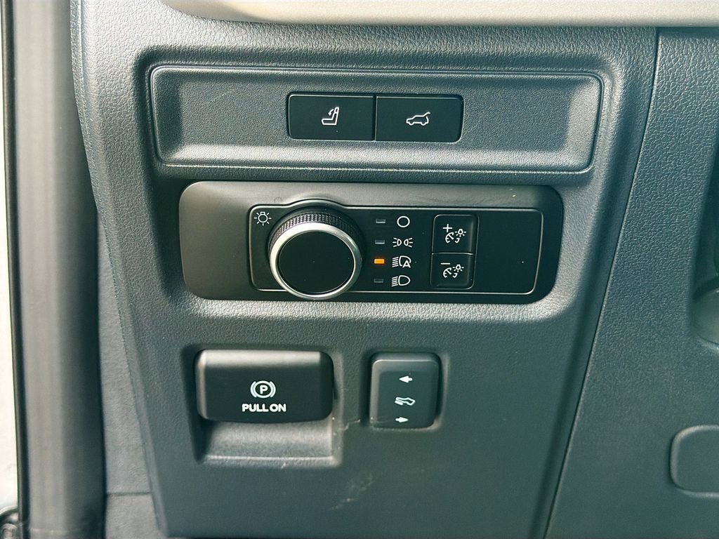 Used 2024 Ford Expedition XLT image 37