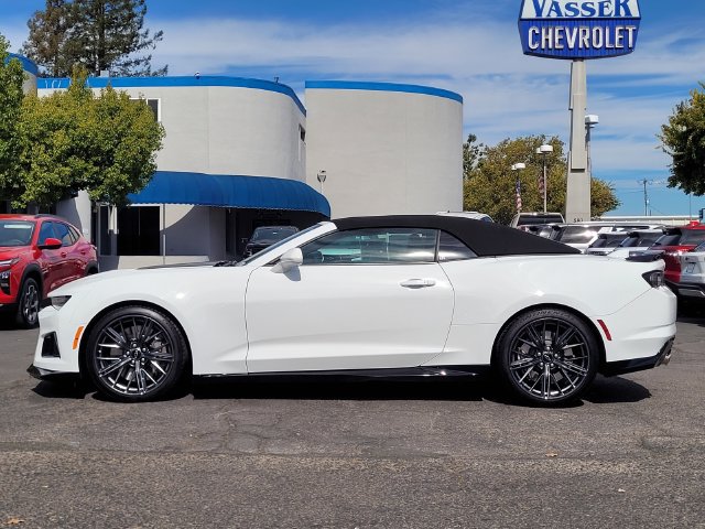 Used 2023 Chevrolet Camaro ZL1 RWD image 9