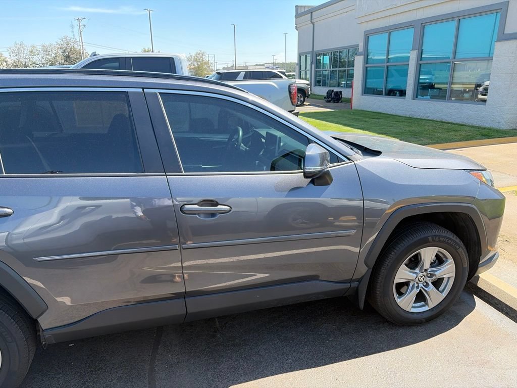 Used 2024 Toyota RAV4 XLE AWD/4WD image 4