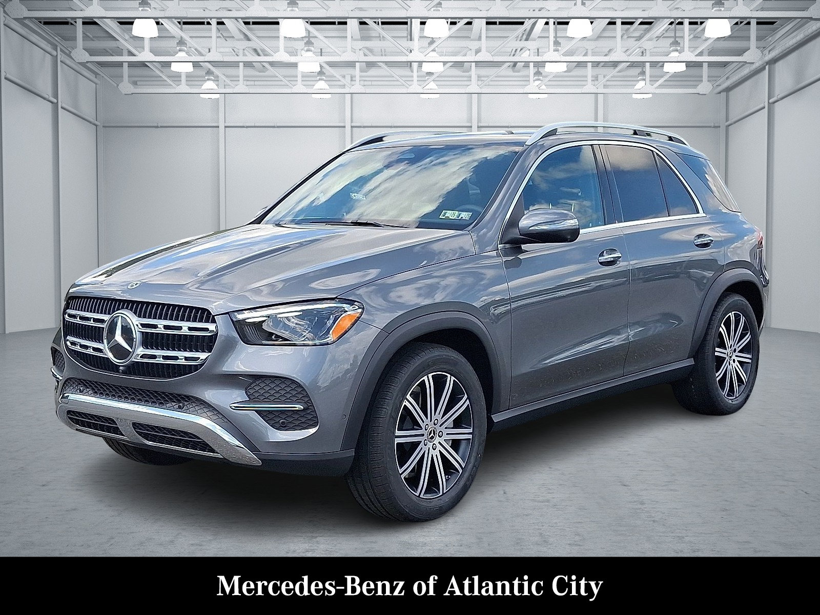 Used 2025 Mercedes-Benz GLE 350 4MATIC image 3