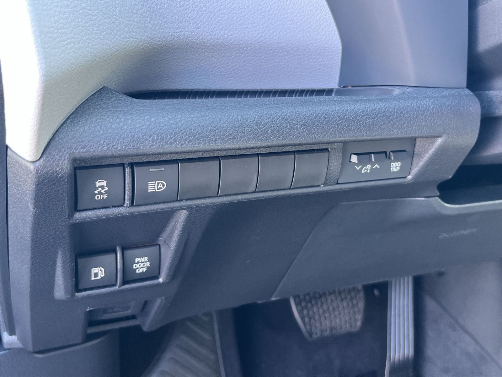 New 2026 Toyota Sienna LE FWD image 23