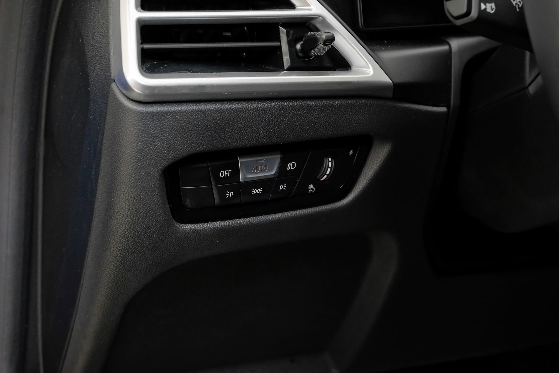 Used 2025 BMW 430i xDrive w/ M Sport Package image 33