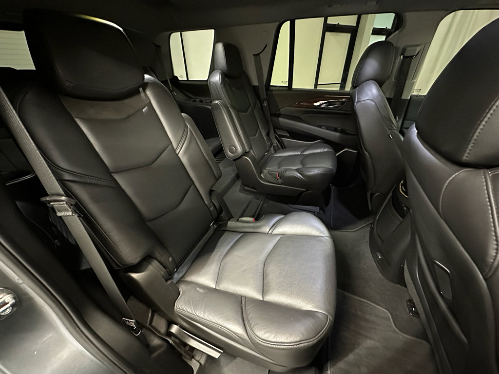 Used 2020 Cadillac Escalade Luxury image 21