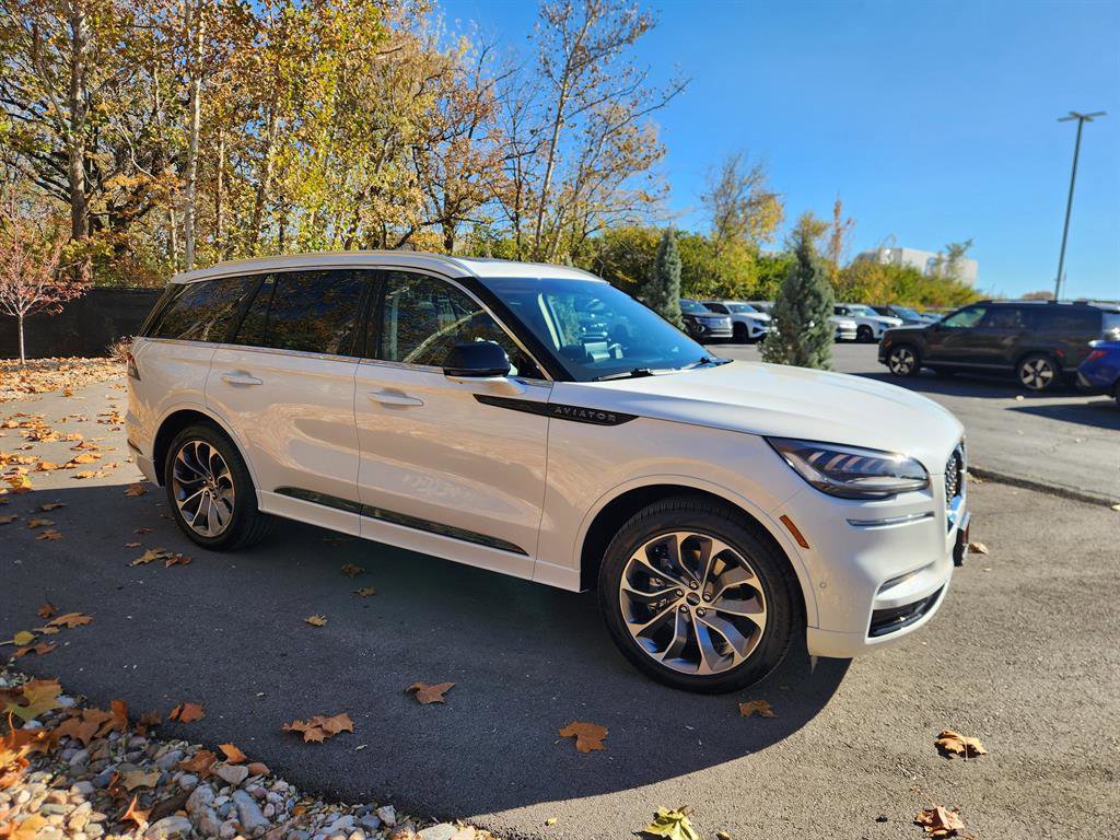 Used 2023 Lincoln Aviator Grand Touring w/ Equipment Group 301A AWD/4WD image 7