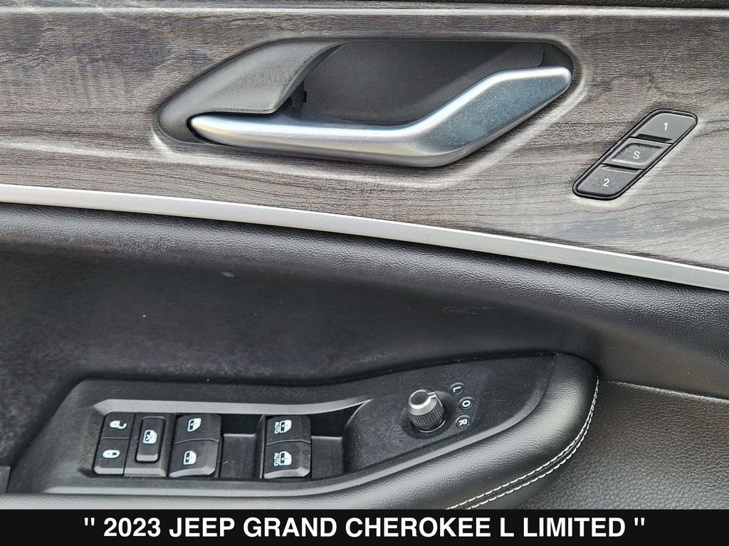 Used 2023 Jeep Grand Cherokee L Limited image 15