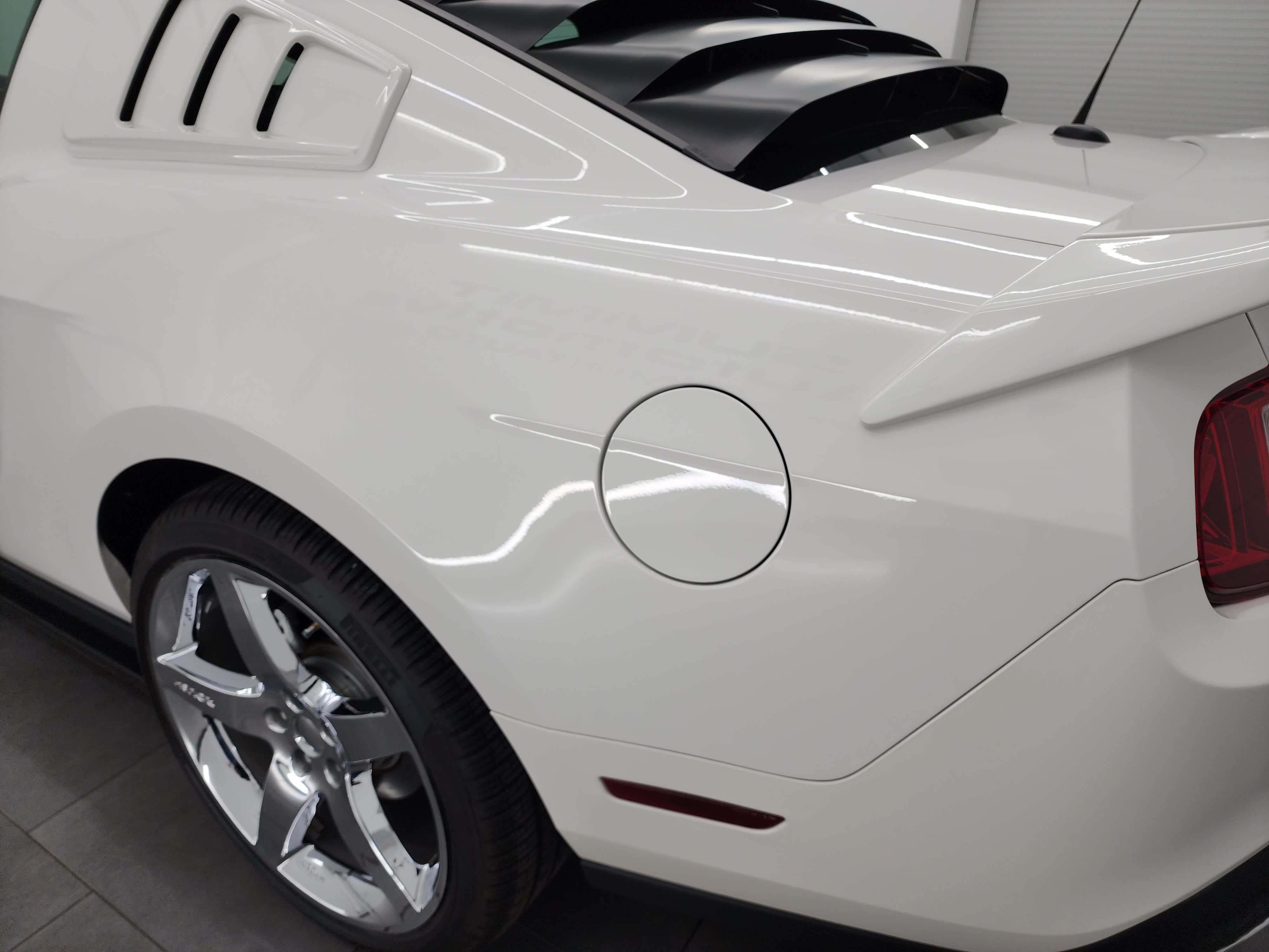 Used 2011 Ford Mustang GT Premium w/ Security Pkg RWD image 44