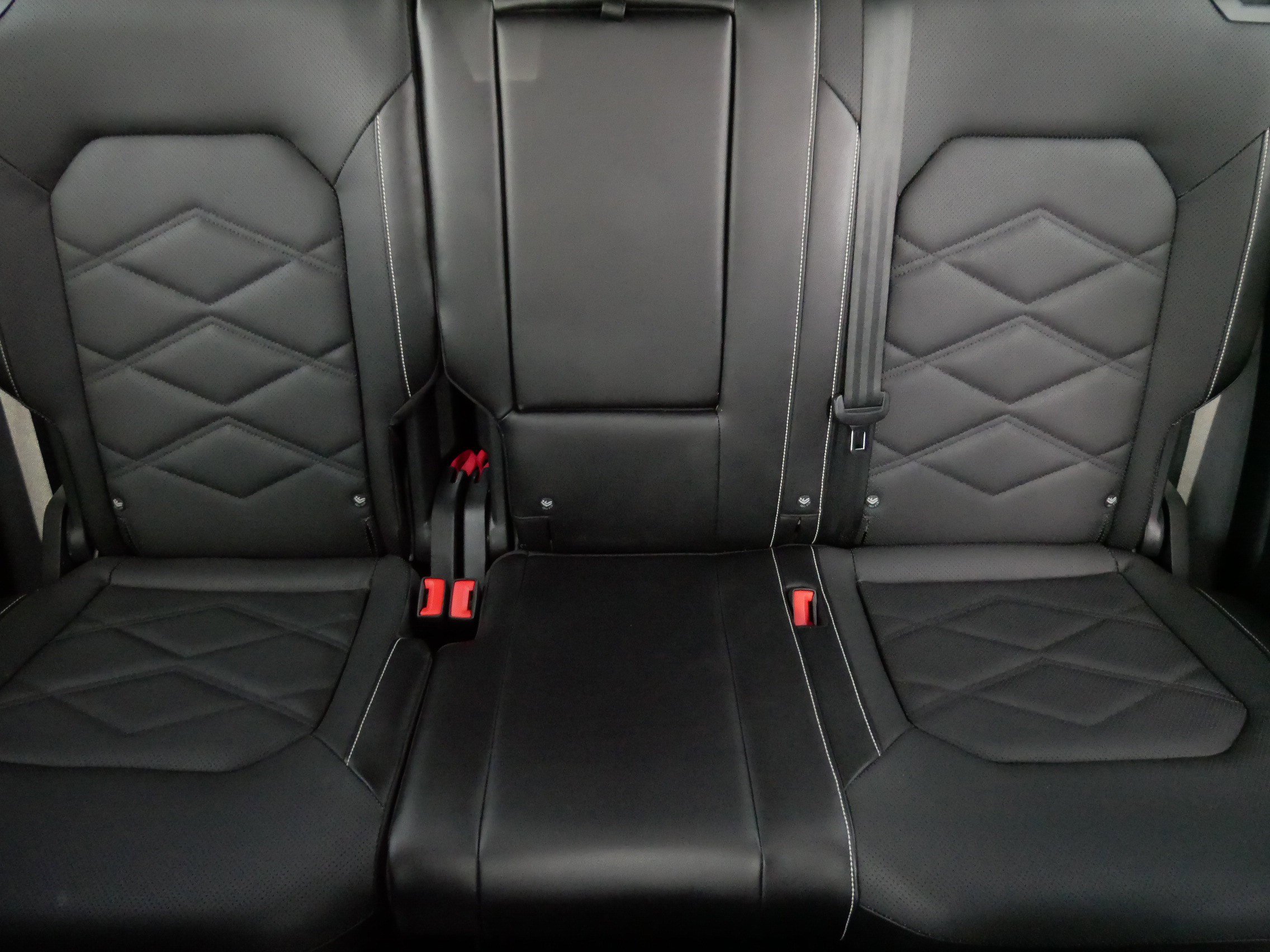 Certified 2024 Volkswagen Atlas SE image 13