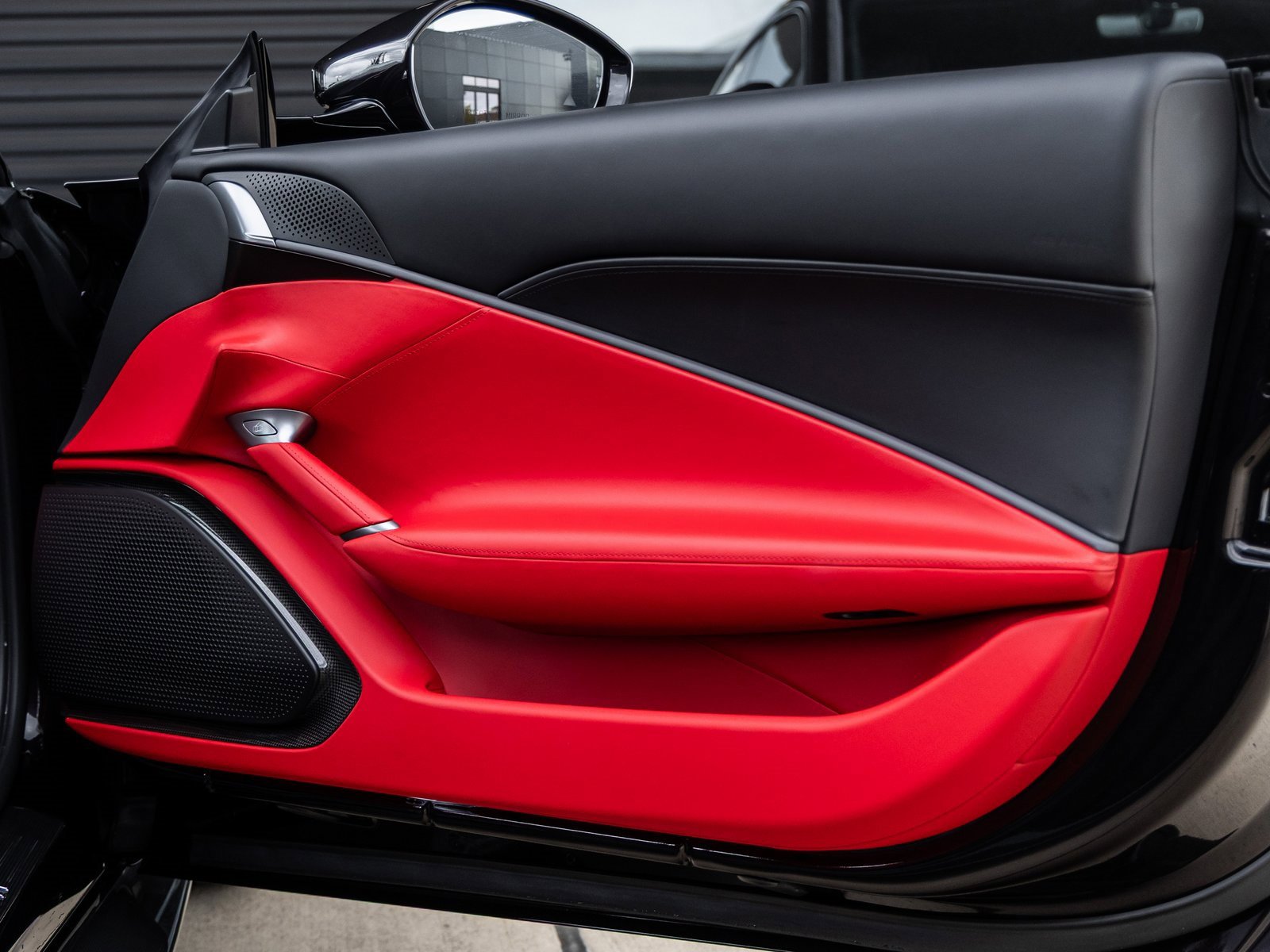 Used 2024 Ferrari Roma Spider image 41