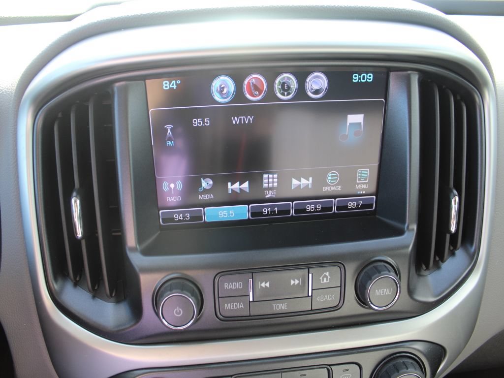 Used 2017 Chevrolet Colorado LT w/ Safety Package RWD image 11