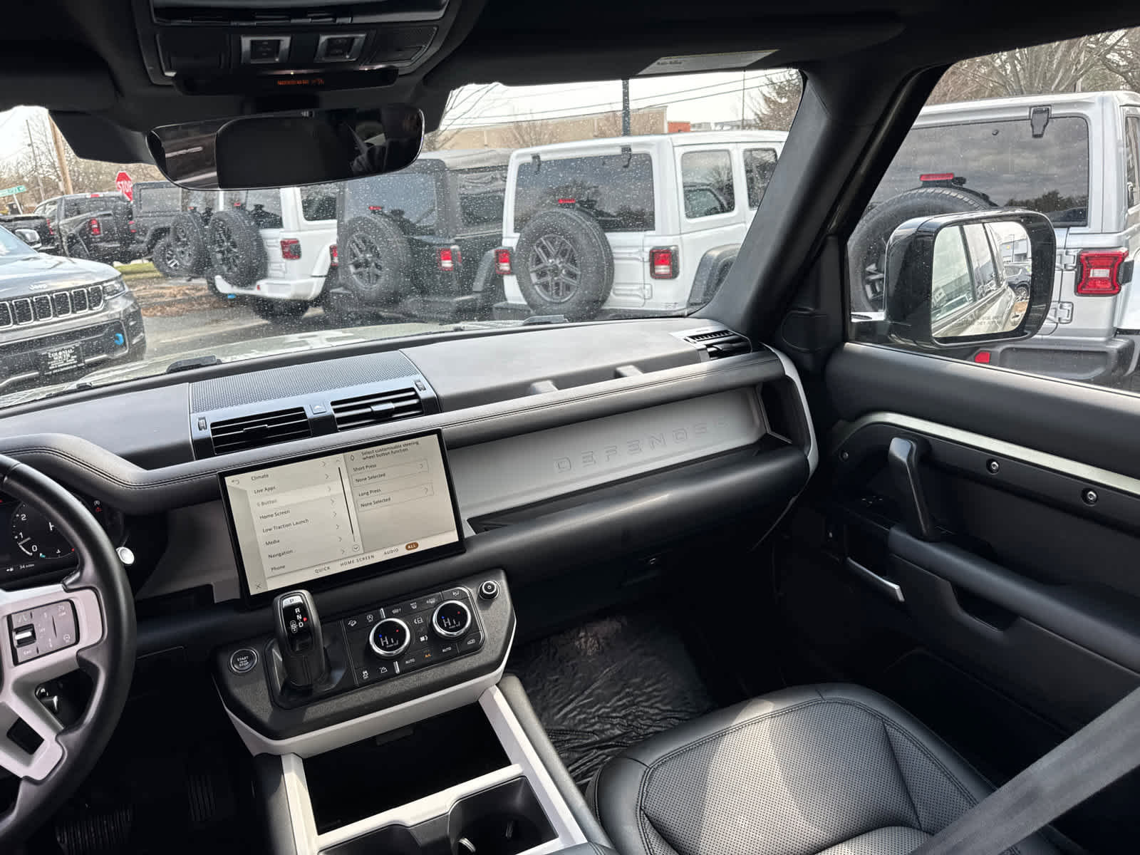 Used 2025 Land Rover Defender 110 S image 32