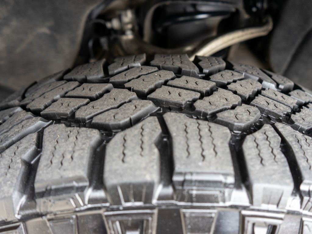 Used 2019 GMC Sierra 1500 AT4 w/ AT4 Premium Package image 42