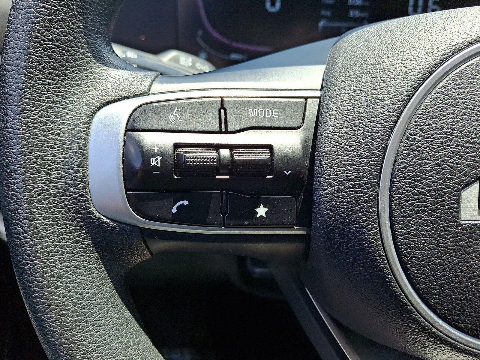 Used 2024 Kia Sportage LX FWD image 17