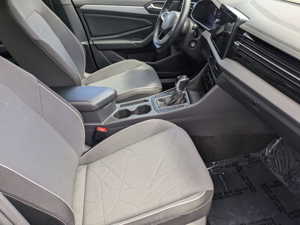 Used 2025 Volkswagen Jetta Sport image 28