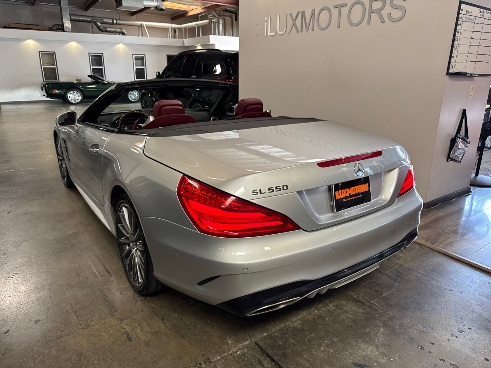 Used 2019 Mercedes-Benz SL 550 image 6