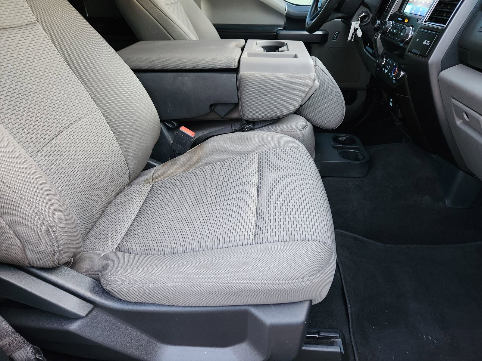 Used 2022 Ford F250 XLT w/ FX4 Off-Road Package image 17