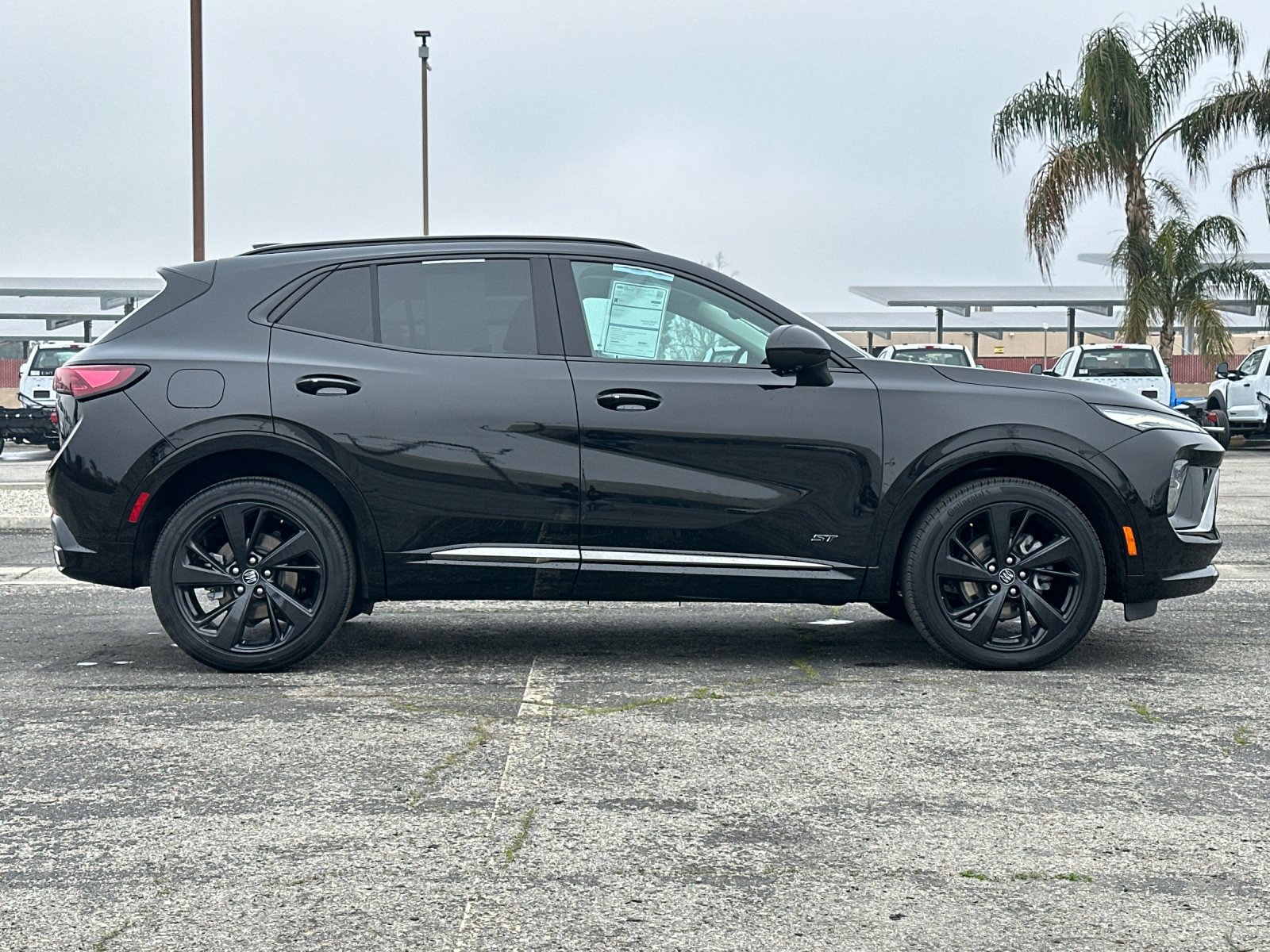 Used 2025 Buick Envision Sport Touring image 3