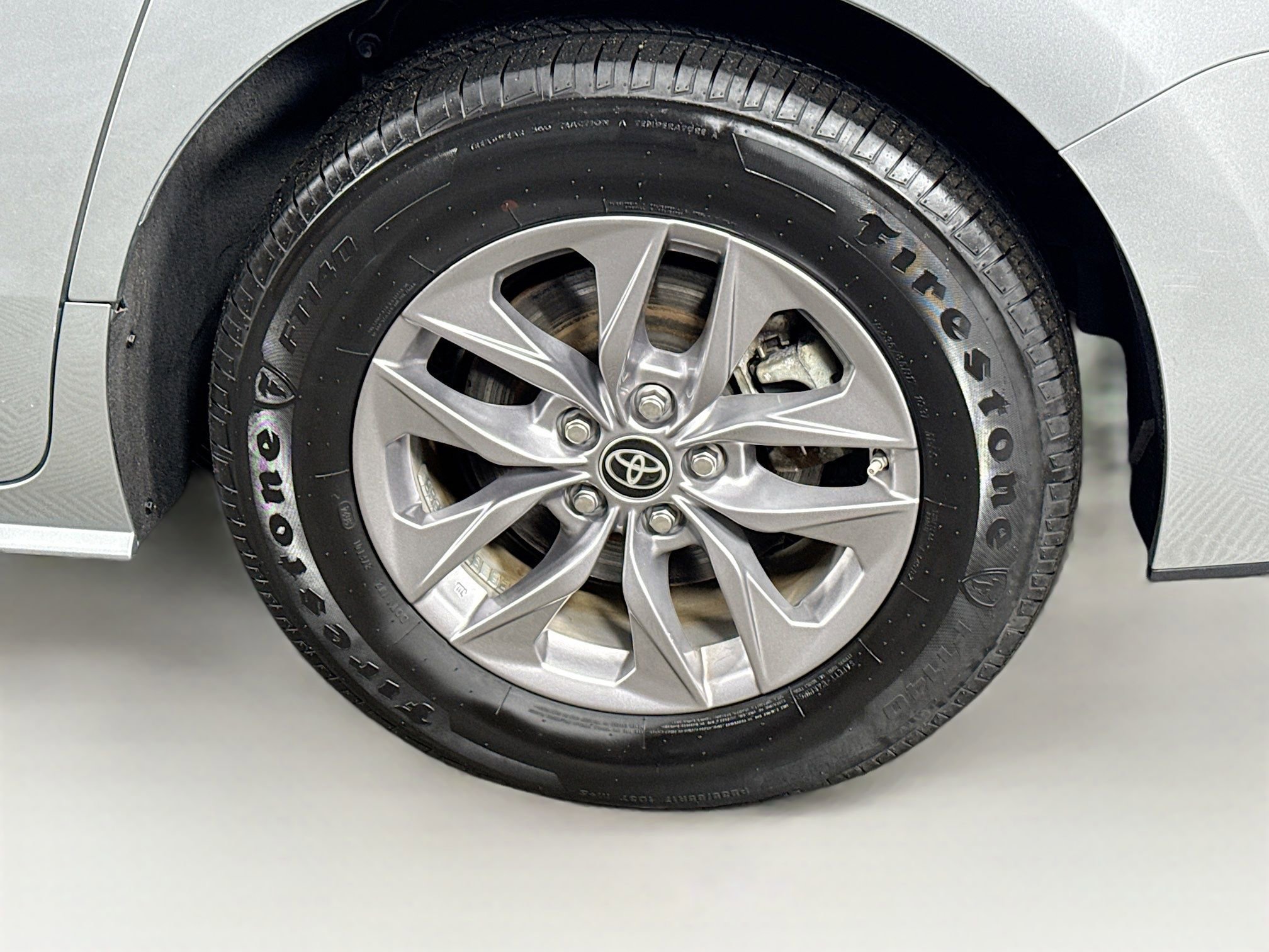 Certified 2025 Toyota Sienna LE image 9