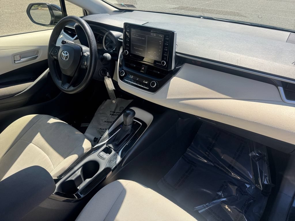 Used 2021 Toyota Corolla LE w/ Carpet Mat Package (TMS) FWD image 16