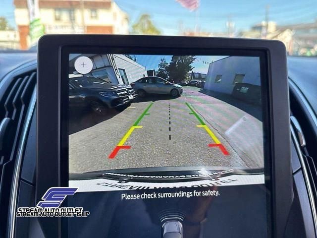 Used 2022 Ford Edge Titanium image 26