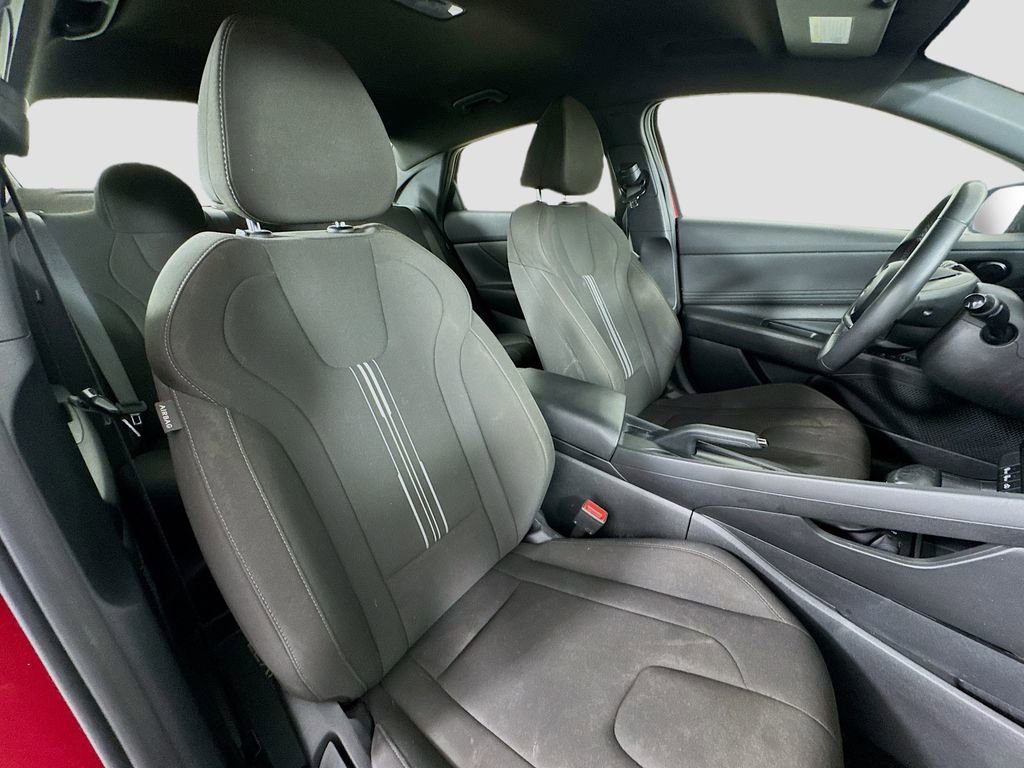 Certified 2025 Hyundai Elantra Sport FWD image 28