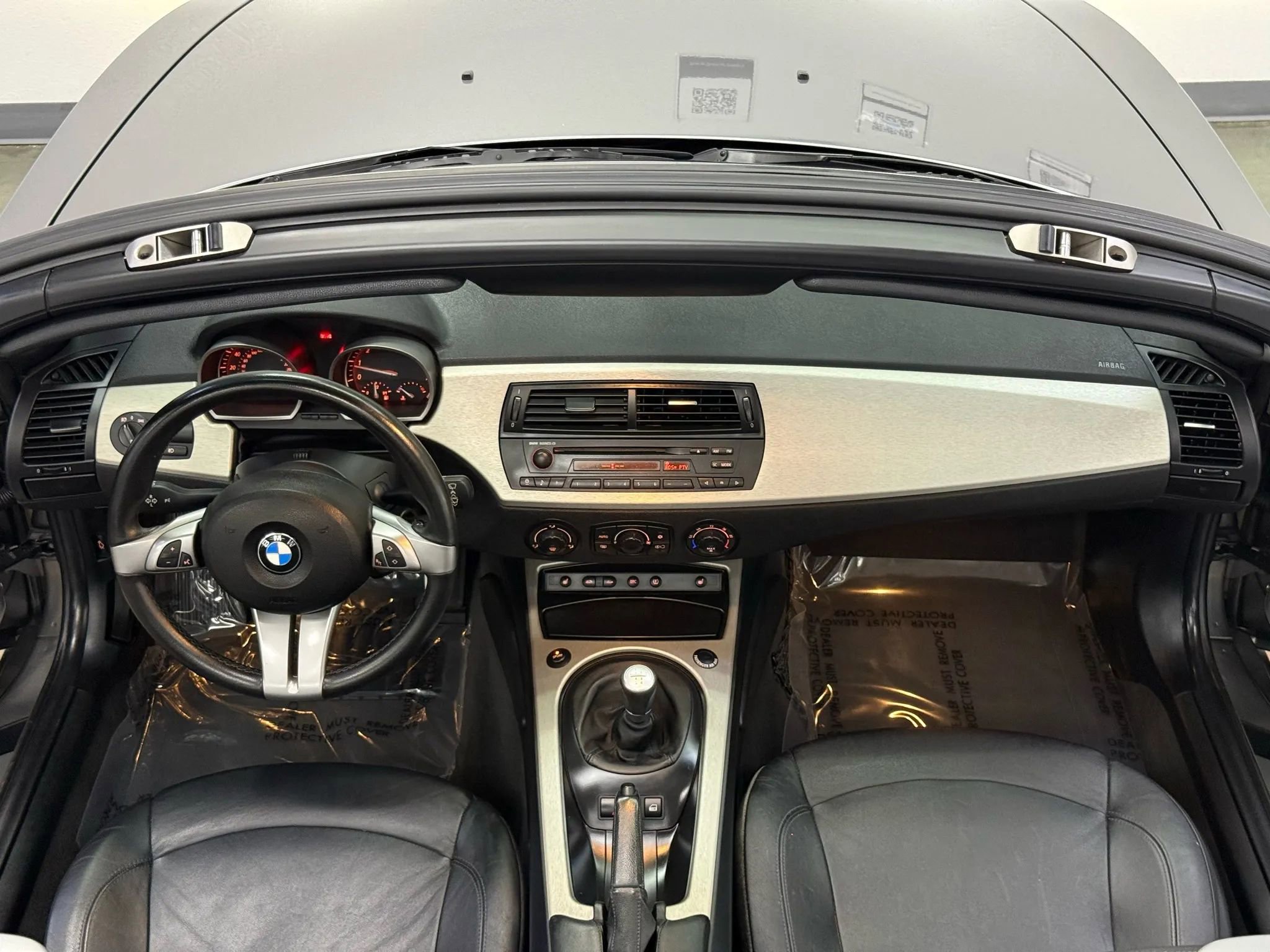 Used 2005 BMW Z4 2.5i image 13