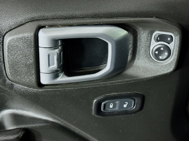 Used 2019 Jeep Wrangler Unlimited Sport S AWD/4WD image 21