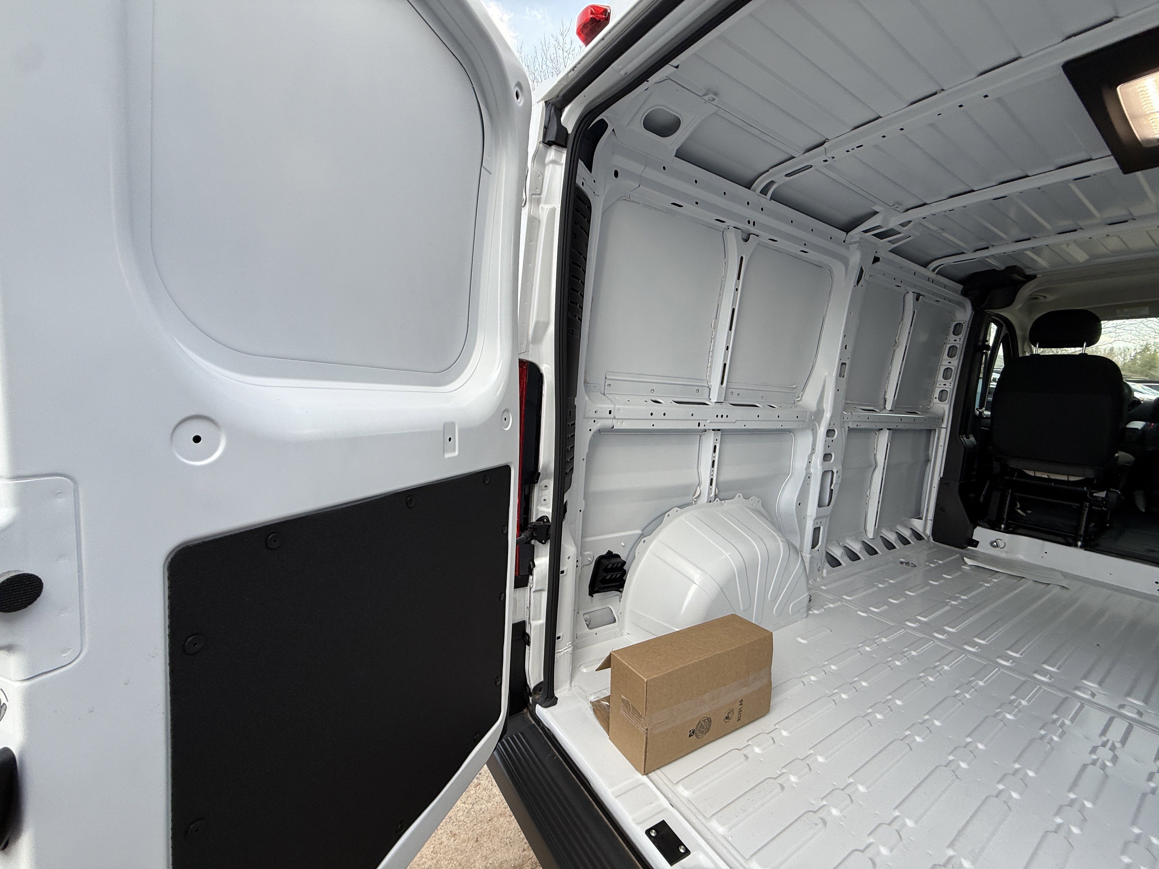 Used 2024 RAM ProMaster 1500 w/ Convenience Group image 21