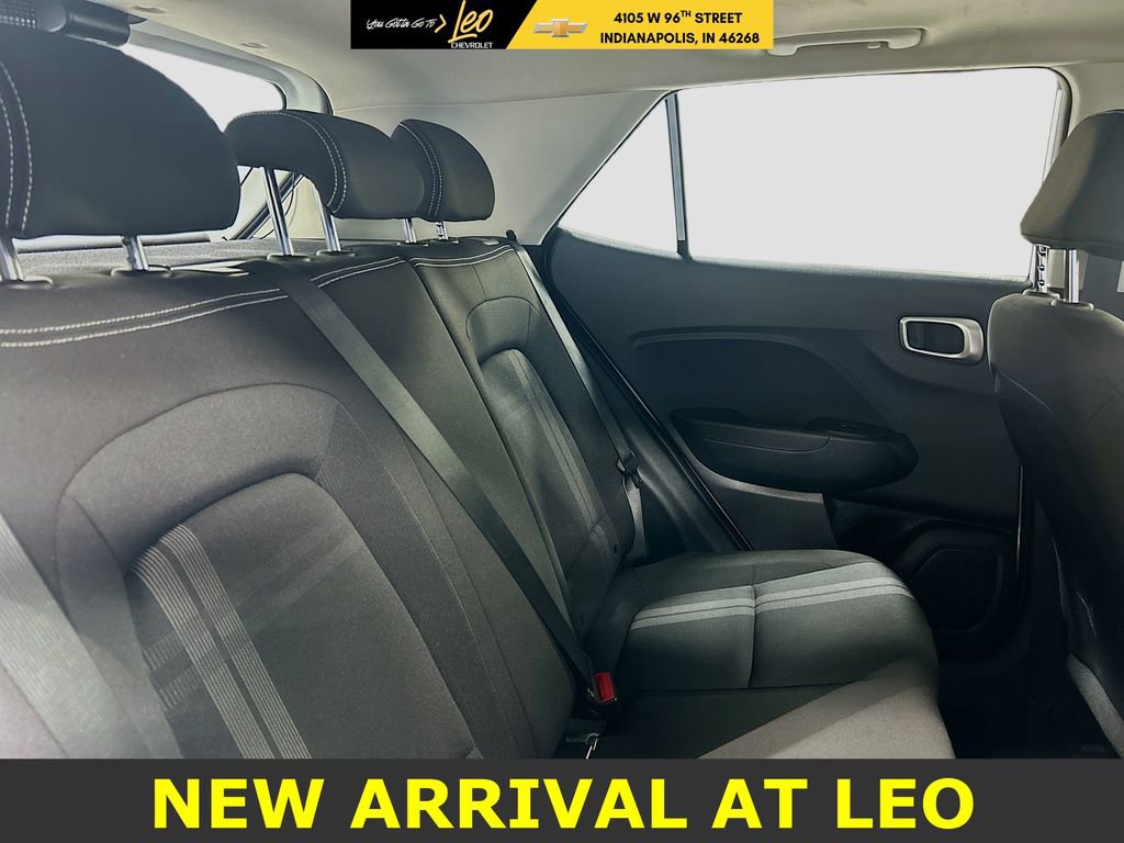 Used 2023 Hyundai Venue SEL image 25