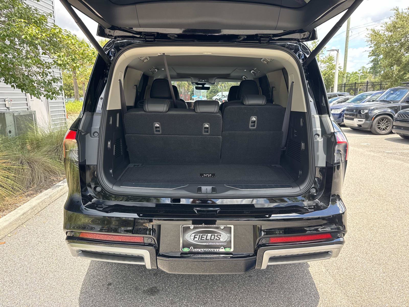 Used 2026 INFINITI QX80 Pure w/ Cargo Package RWD image 11