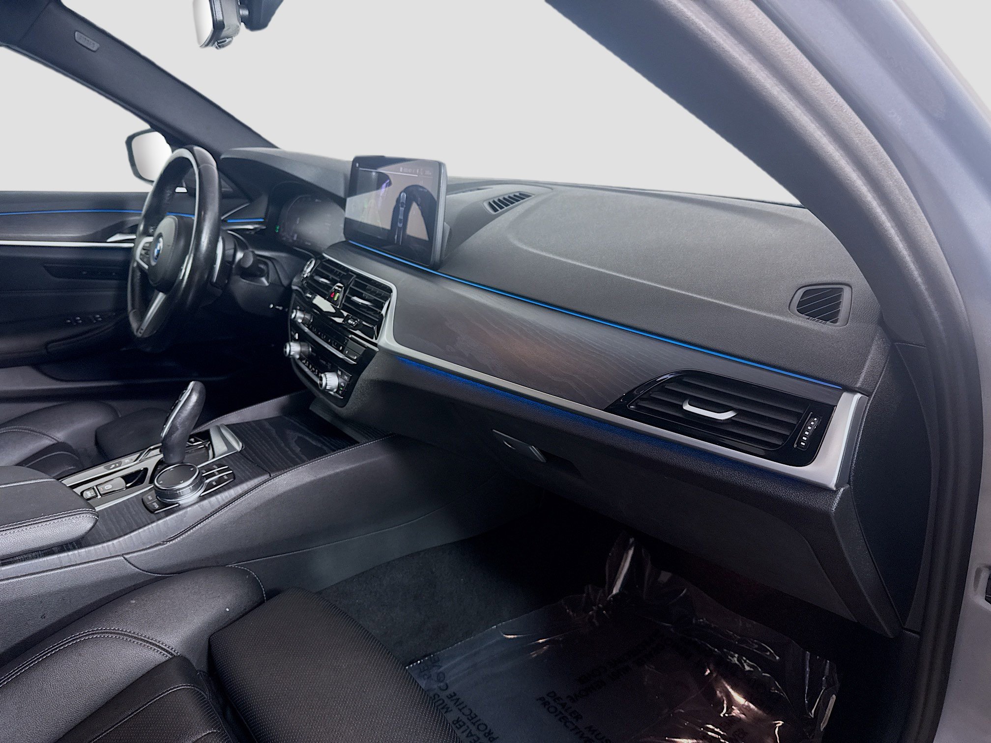 Used 2023 BMW 530e w/ M Sport Package RWD image 30