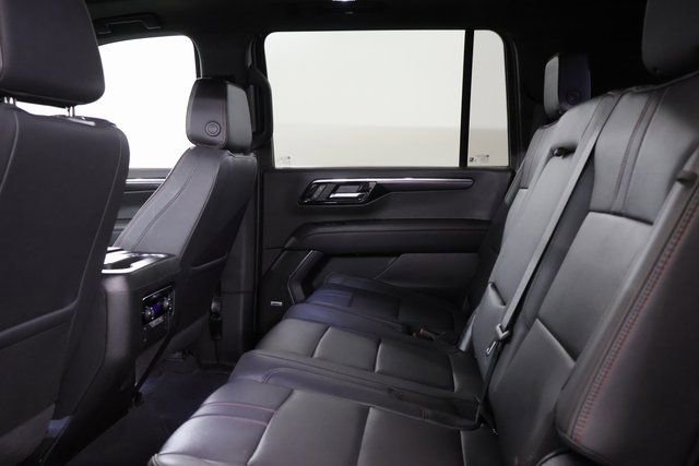 Used 2025 Chevrolet Suburban RST w/ Comfort Package image 29