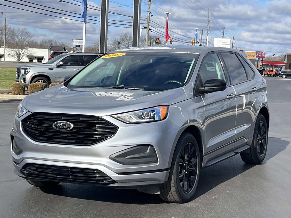 Used 2022 Ford Edge SE w/ Black Appearance Package image 3