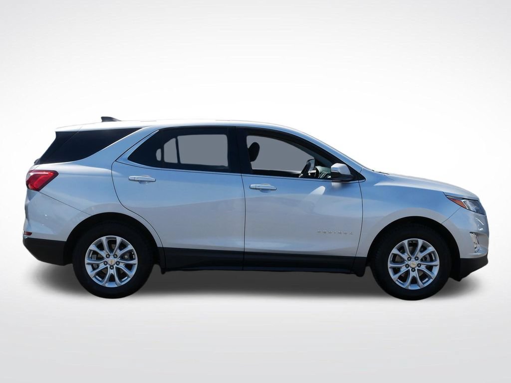 Used 2018 Chevrolet Equinox LT FWD image 2
