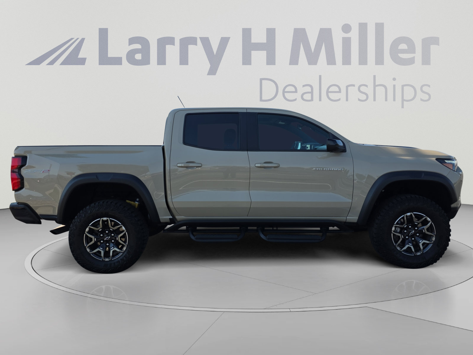 Certified 2024 Chevrolet Colorado ZR2 w/ Technology Package AWD/4WD image 6
