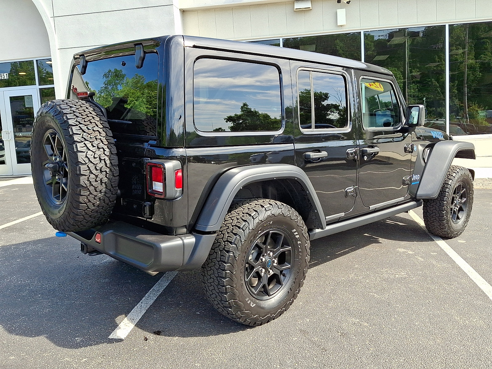 Used 2024 Jeep Wrangler Unlimited AWD/4WD image 6